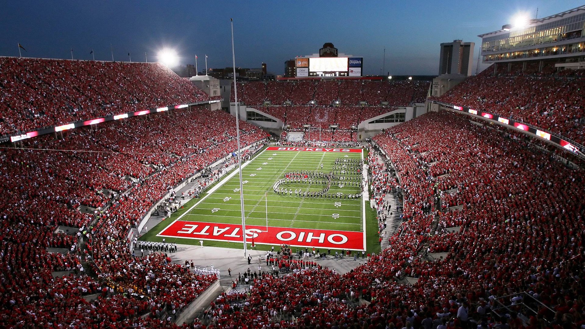 曼联球迷集体请愿，要求立即签下意甲铁卫，曼联why always us