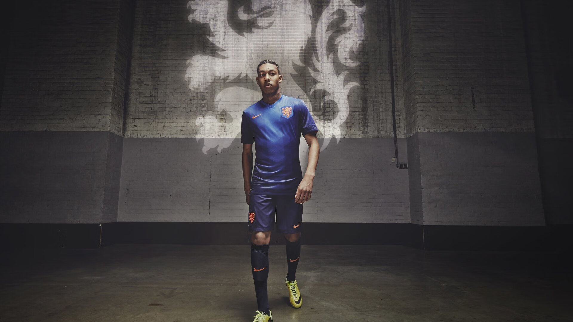 阿莫林变废为宝!两位老臣坐稳曼联首发,阿莫子林