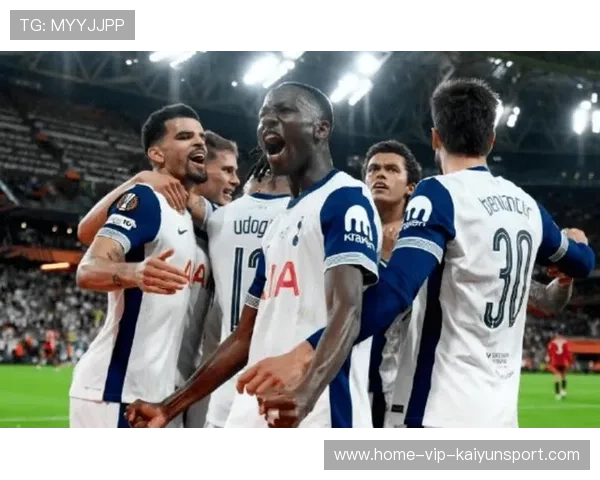 曼联2-2热刺成笑话？拜仁两大神拉满场面更炸，曼联2比1热刺