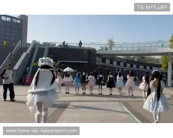 战队服饰联名产品引发粉丝抢购热潮，战队服装