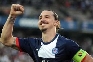 开云网页版-曼联球迷集体请愿，要求立即签下意甲铁卫，曼联why always us